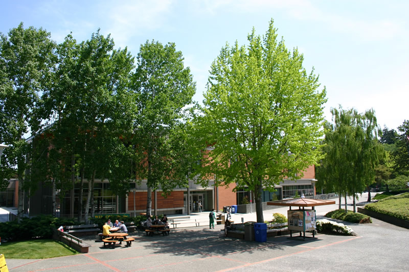 豊かな自然と有名企業の本拠地が多数